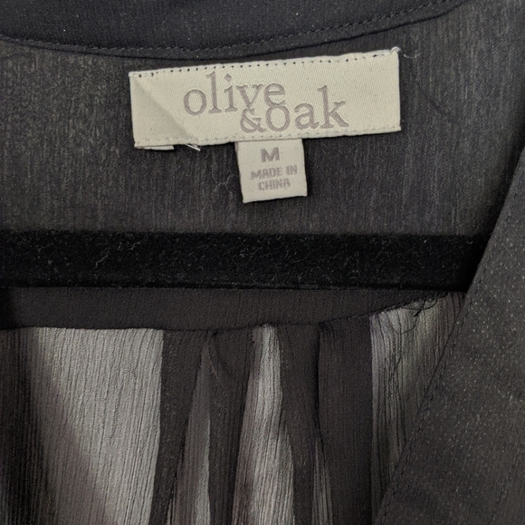 Beautiful olive and oak buttoned down shirt. - Picture 2 of 4